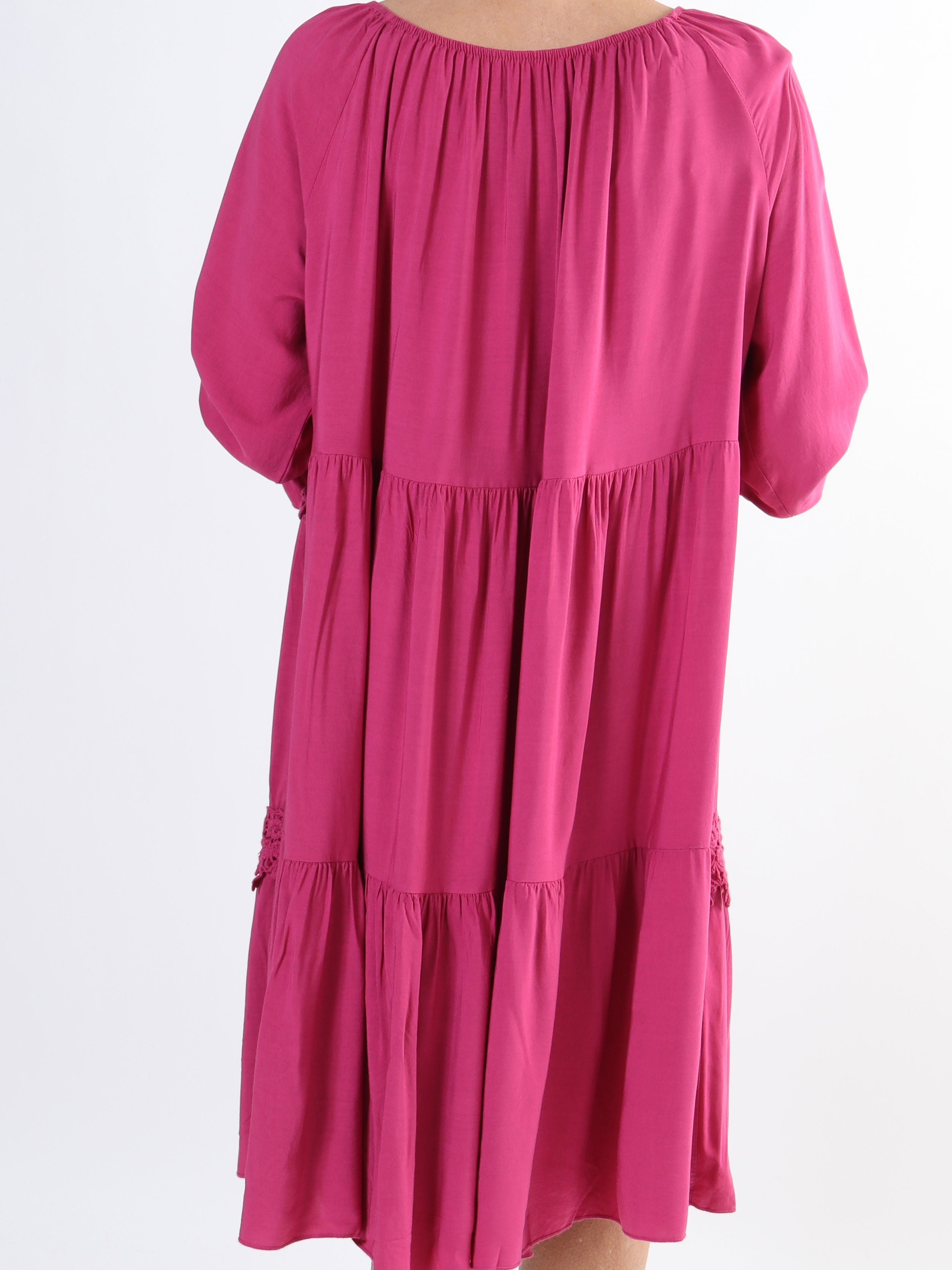 Tilda - Söt tunikaklänning med broderier i stora storlekar